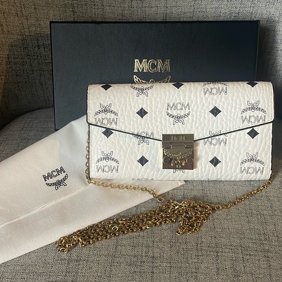 MCM white visetos wallet on original MCM chain full inclusion - Main Image